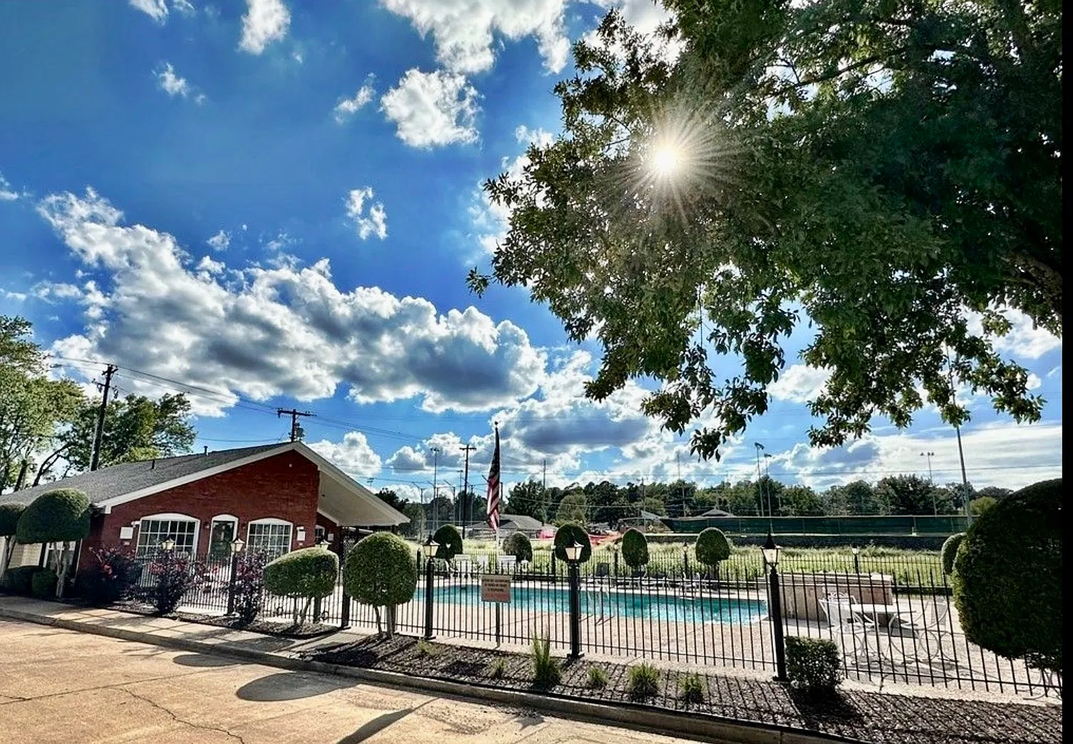 3 bed, 1816 sqft, $1,700 — Photo 2