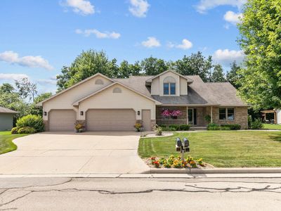 1509 Meadowbreeze Cir, Neenah, WI, 54956