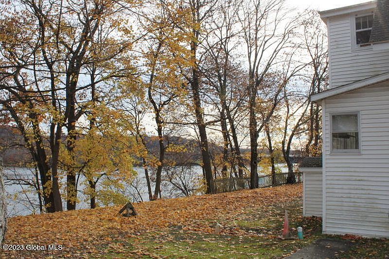 2nd image of 286 Hudson Avenue