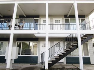 Top Floor Flat Near Reed College & Woodstock, Portland, OR 97202
