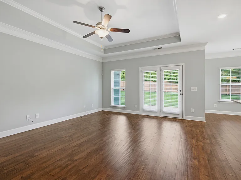 1313 Duns Ln — Photo 4