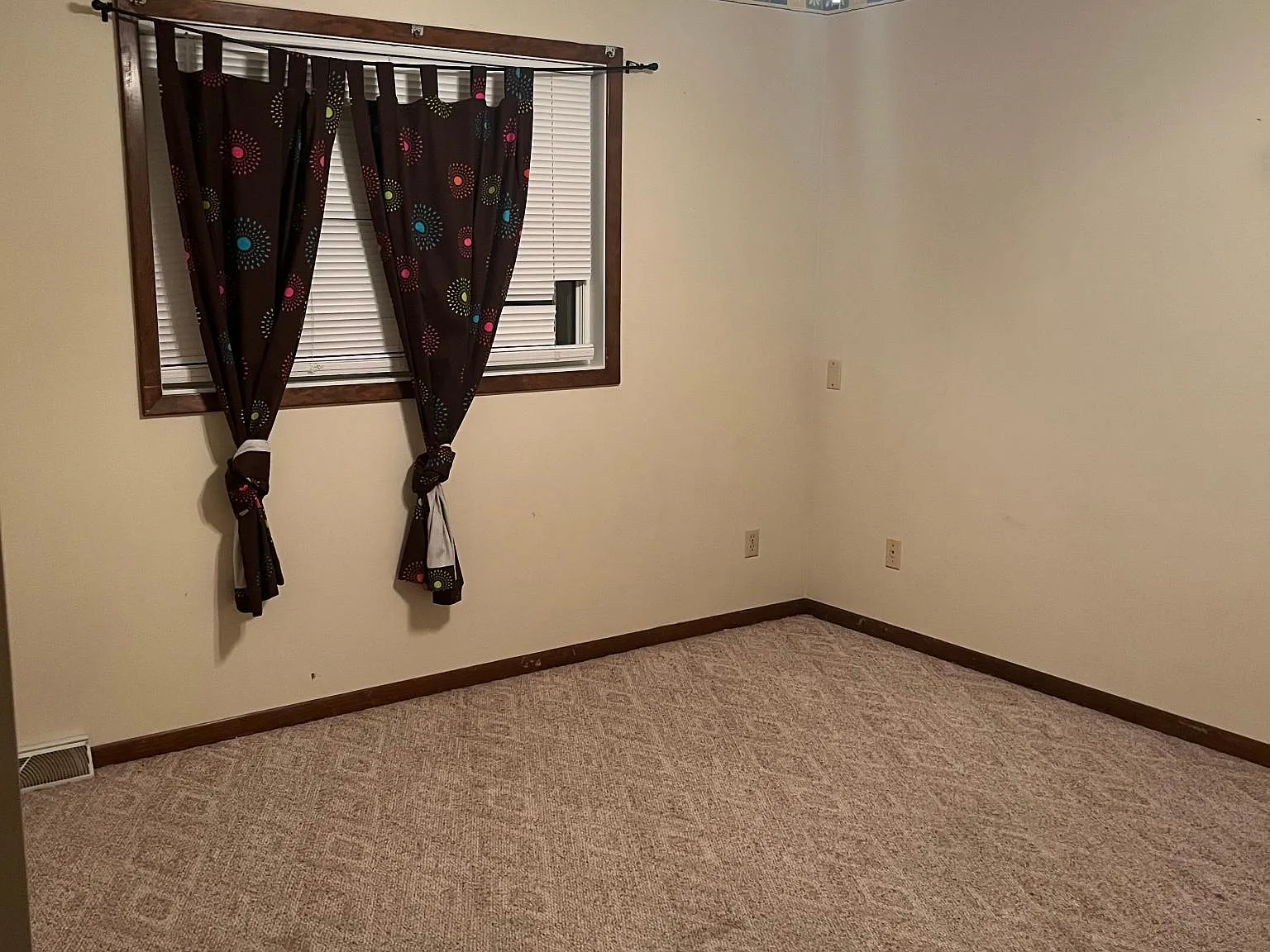 2 bed, 1.5 bath, 1080 sqft, $1,200 — Photo 3
