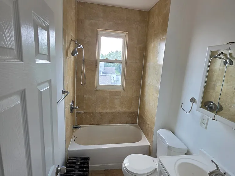 233 Littleton Ave #13 — Photo 7
