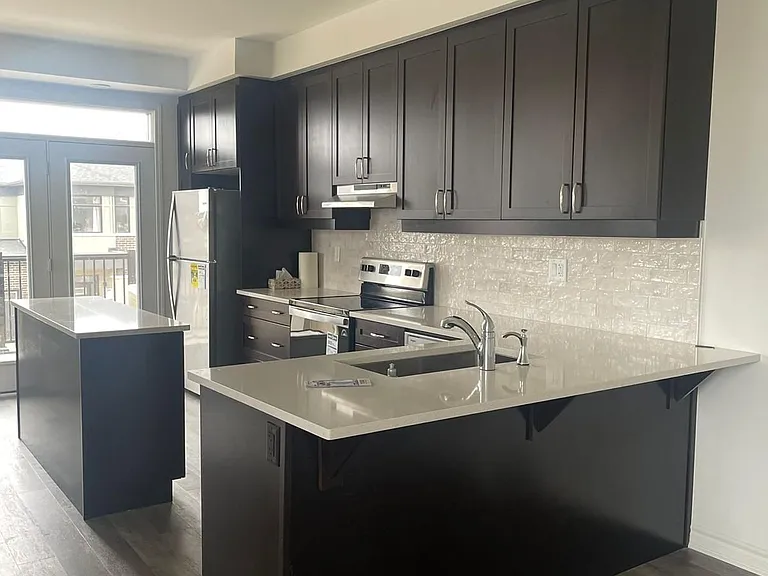93 Keppel Cir — Photo 4