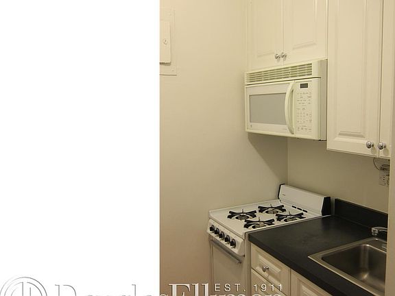 4th image of 320 E 58th St APT 4A