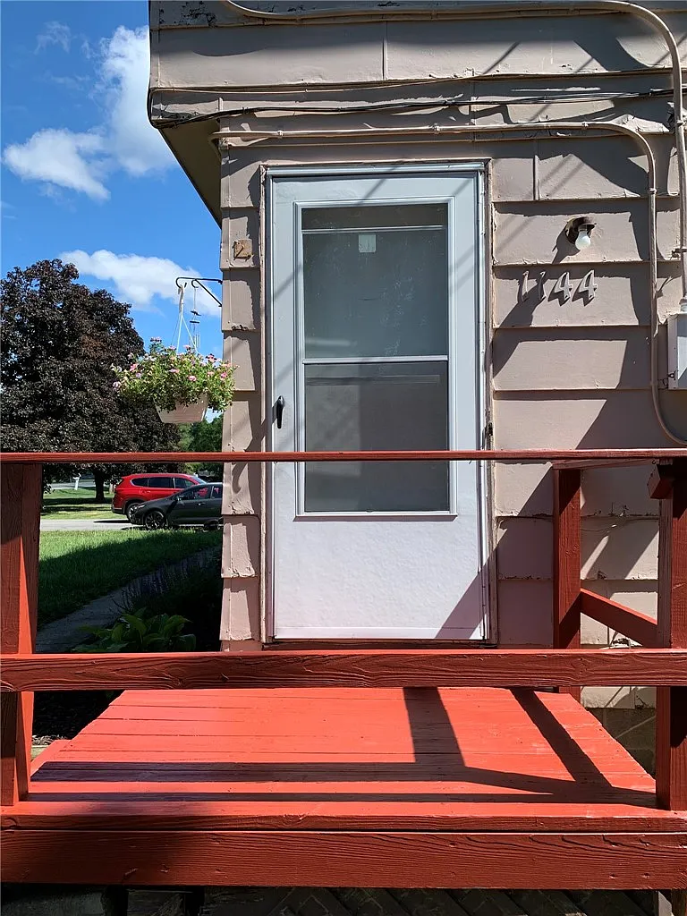 3 bed, 1.5 bath, 1000 sqft, $1,850 — Photo 3