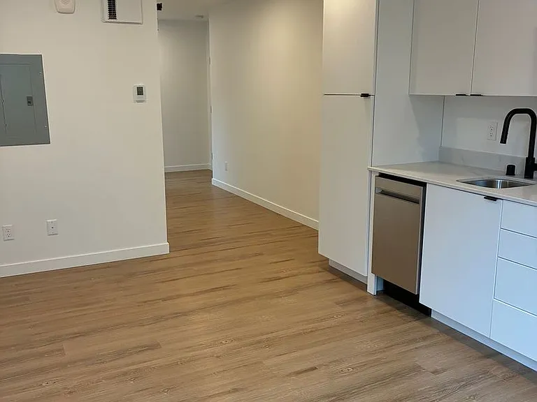 119 22nd Apartments — Photo 21