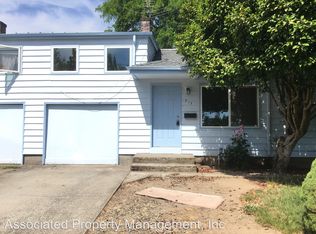 213 NW Adams Ave, Hillsboro, OR