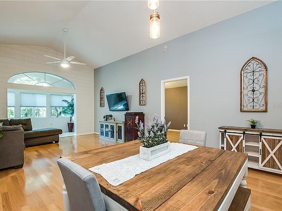 5th image of 1003 E Pebble Beach Cir