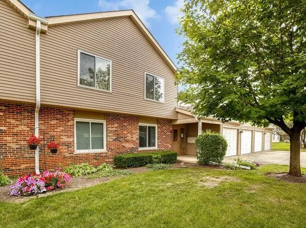 7030 Park Lane Ct APT 204, Woodridge, IL 60517