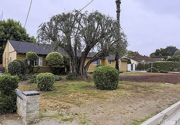 4th image of 3227 E Virginia Ave