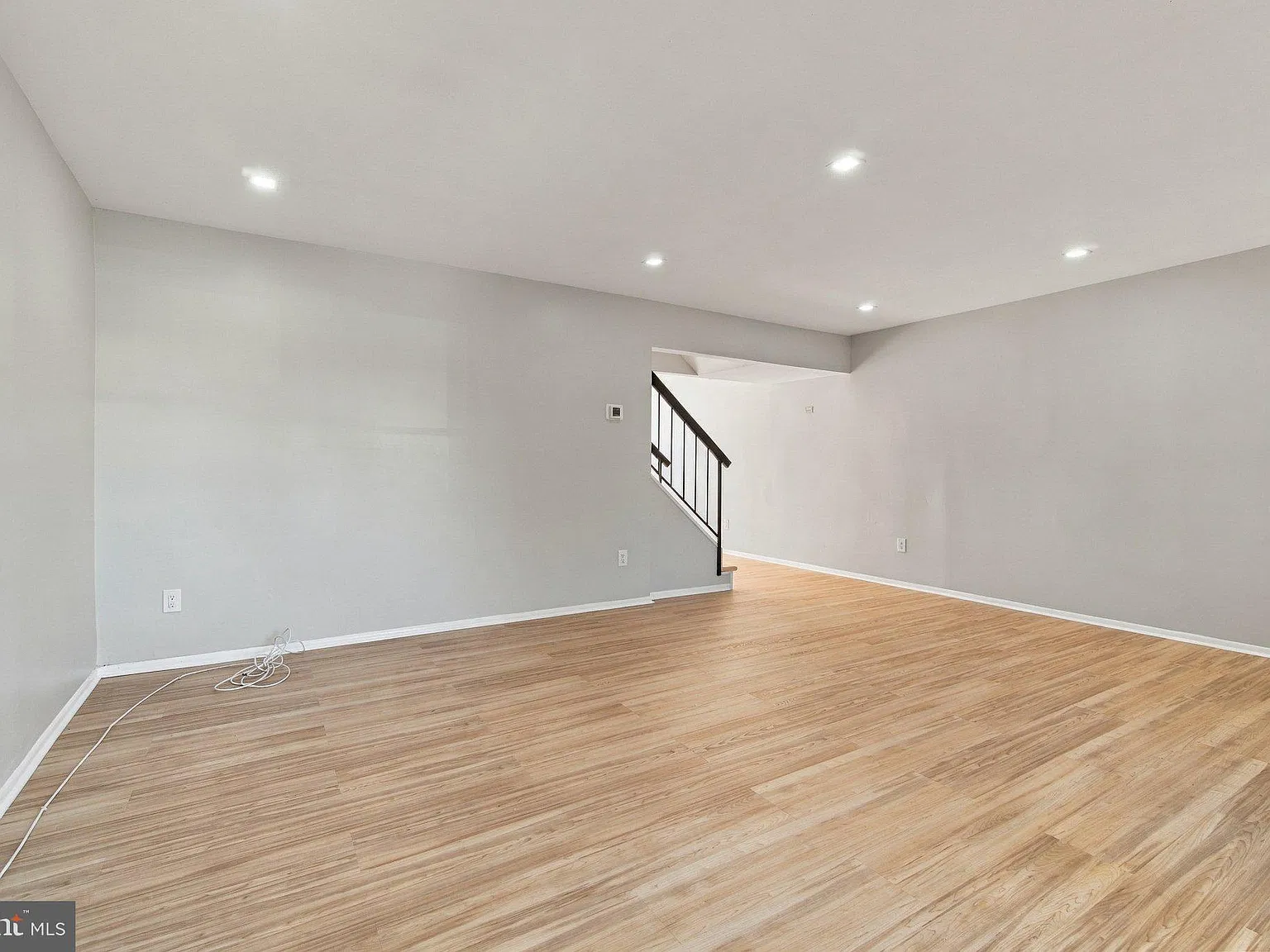 3 bed, 1.5 bath, 1450 sqft, $2,500 — Photo 4