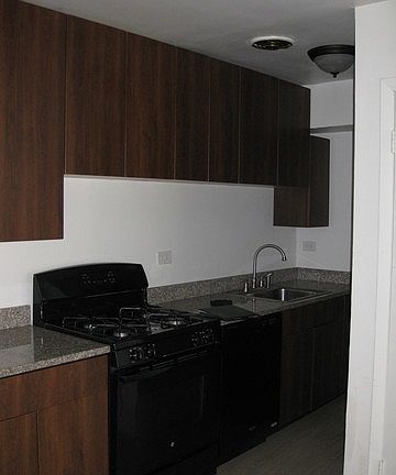 3rd image of 1910 Division St APT 5
