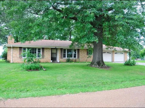 203 N Belle Ave, Belle, MO 65013