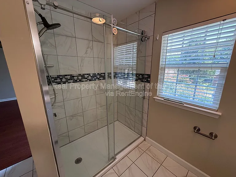 3930 Fountain Village Cir — Photo 15