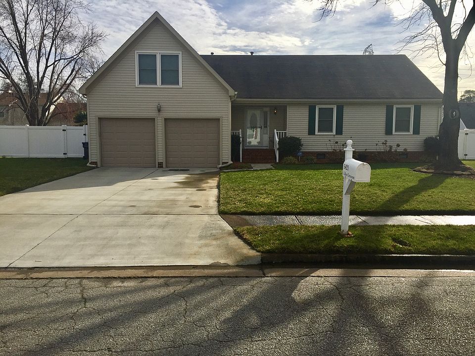 1st image of 5421 Lilac Cres