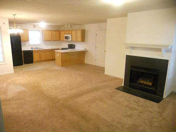 3rd image of 5584 Dwight Dr