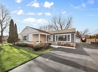 18 S Linden Ave, Palatine, IL 60074