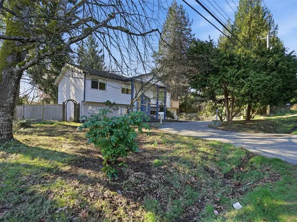 3528 Hammond Bay Rd, Nanaimo, BC V9T 3E5