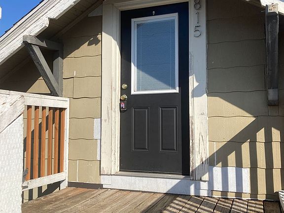 2nd image of 812 NE Killingsworth Ct #815
