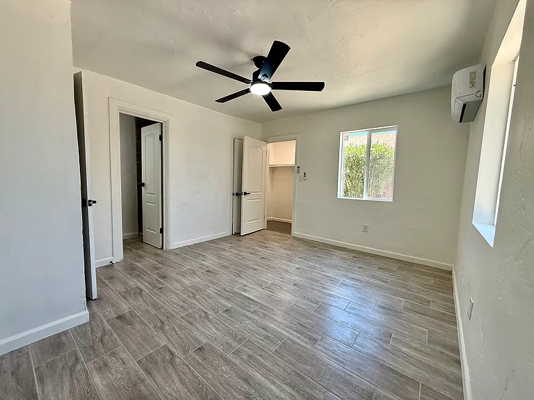 2614 N Balboa Ave #3 — Photo 2