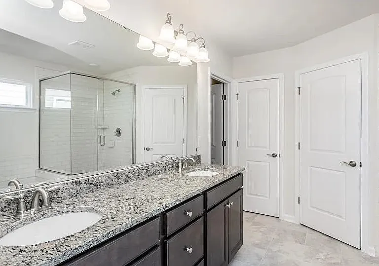 Second floor - Master Bathroom view 1