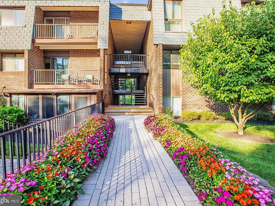 1st image of 7 Stonehenge Cir APT 6