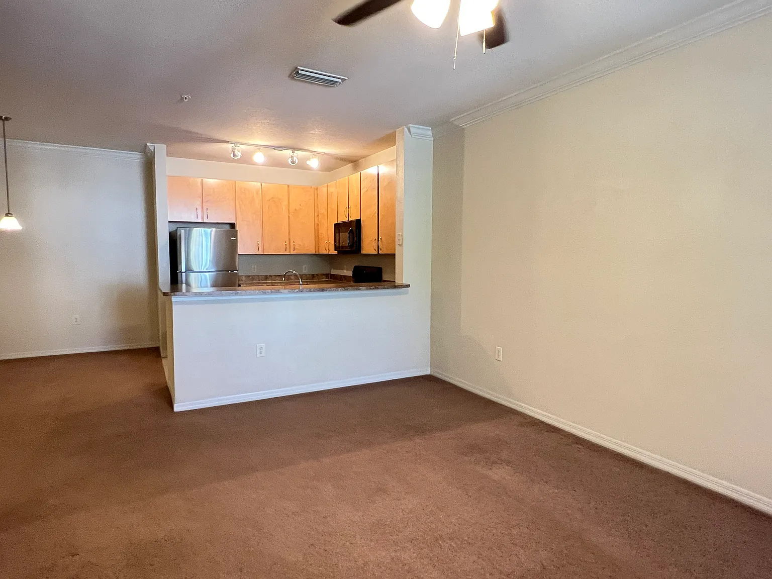 1 bed, 845 sqft, $1,350 — Photo 1
