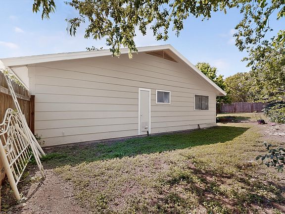 5th image of 128 Coers Cir