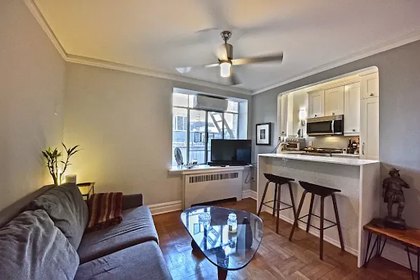 Rented by Bank Neary | media 20