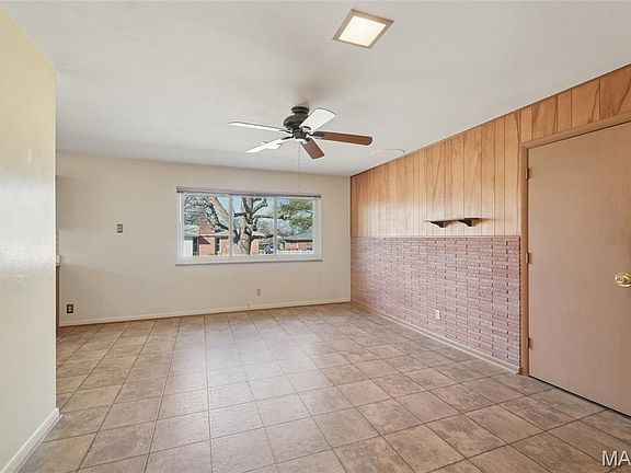 5th image of 9233 Queenston Dr