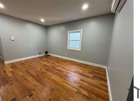 3rd image of 38 Tillinghast St #2L