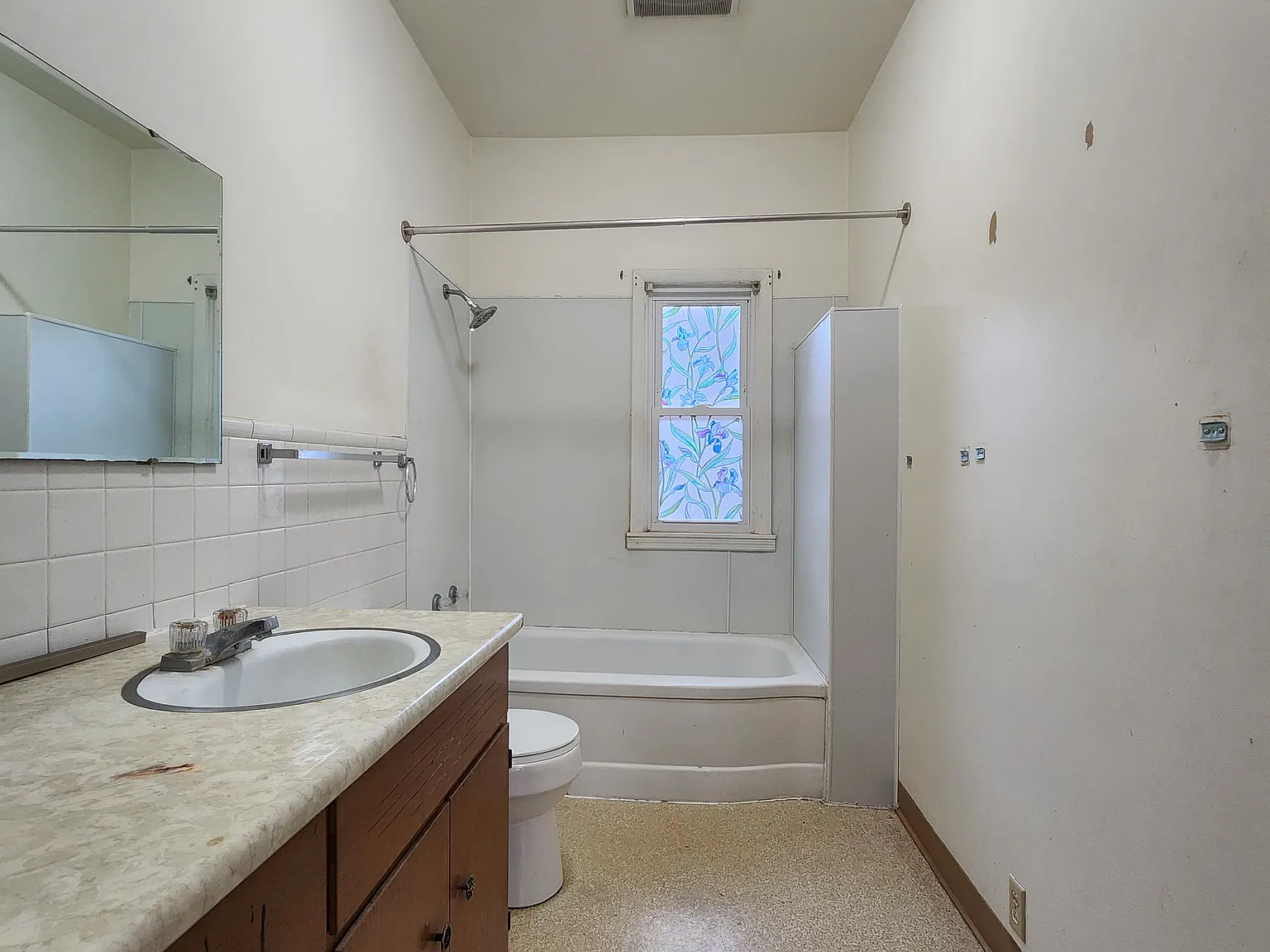 2 bed, 960 sqft, $750 — Photo 2
