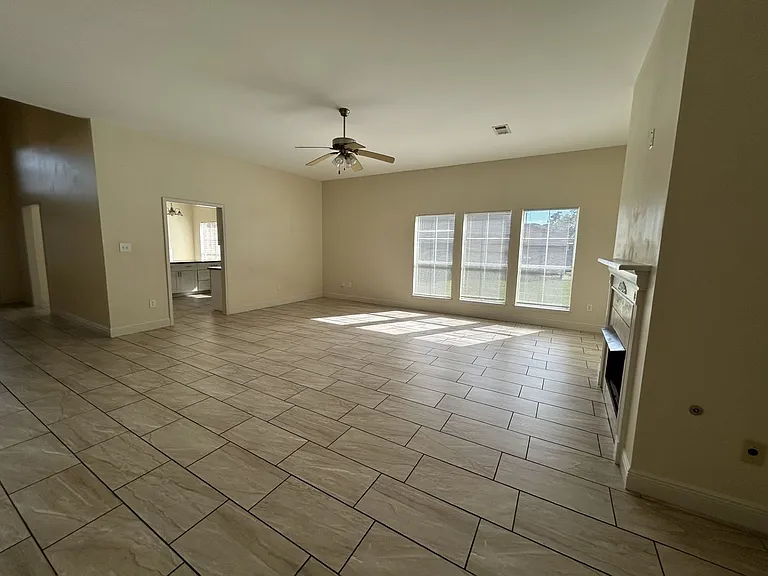 23983 Terrace Ave — Photo 16
