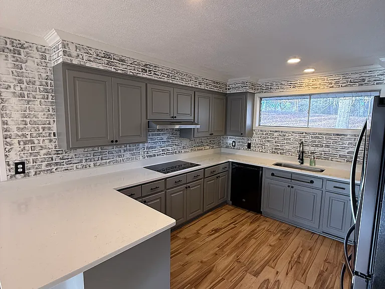 323 Forrest Glen Rd — Photo 5
