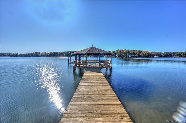 1st image of 146 Sandy Shore Dr
