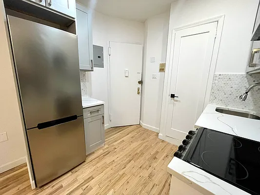 Rented by J PRESTON AND ASSOCIATES INC | media 14