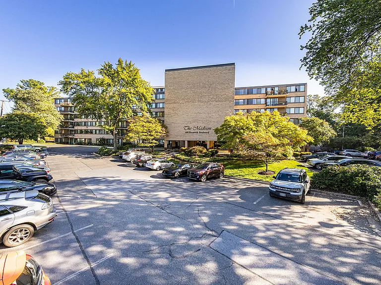 600 Roosevelt Blvd #415 — Photo 24