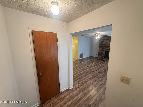 2nd image of 16165 NE 27TH Place