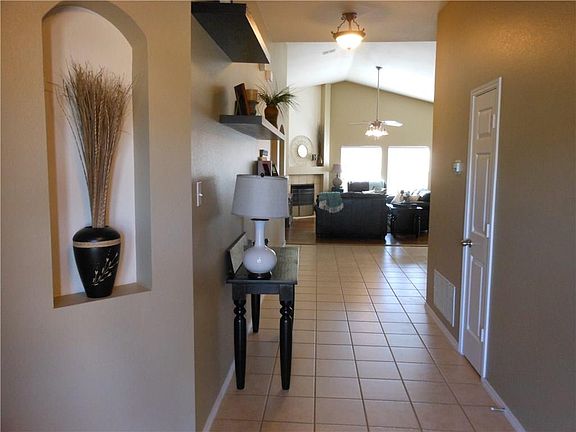2nd image of 1404 Gordon Dr