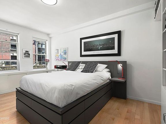3rd image of 41 5th Ave APT 4C