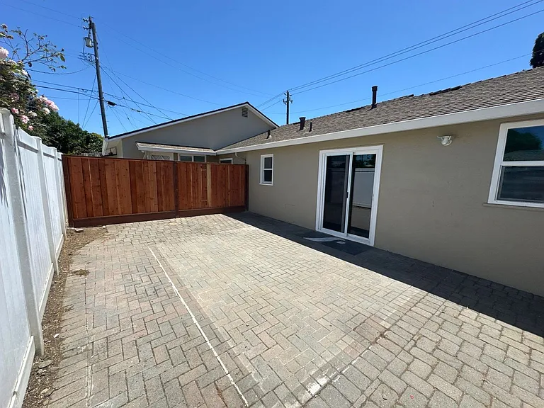 209 E Laurel Dr — Photo 15