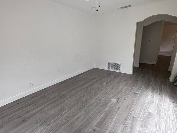 3rd image of 7613 Green Glen Dr