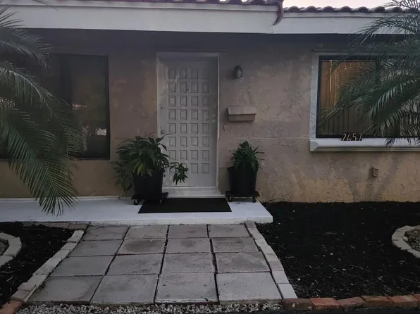 2657 NE 27th Way, Fort Lauderdale, FL 33306