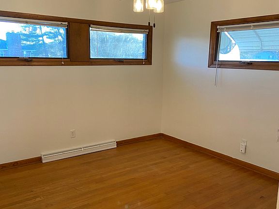 4th image of 489 Roemer St