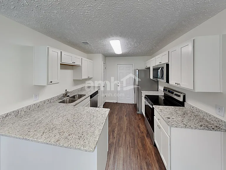 1856 Portview Dr — Photo 3