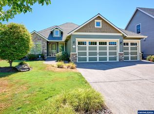1902 Meridian Dr, Woodburn, OR 97071