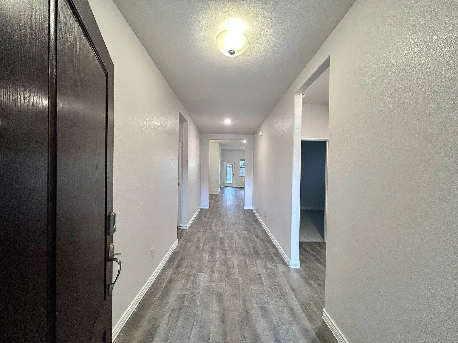 4 bed, 2157 sqft, $2,795 — Photo 3