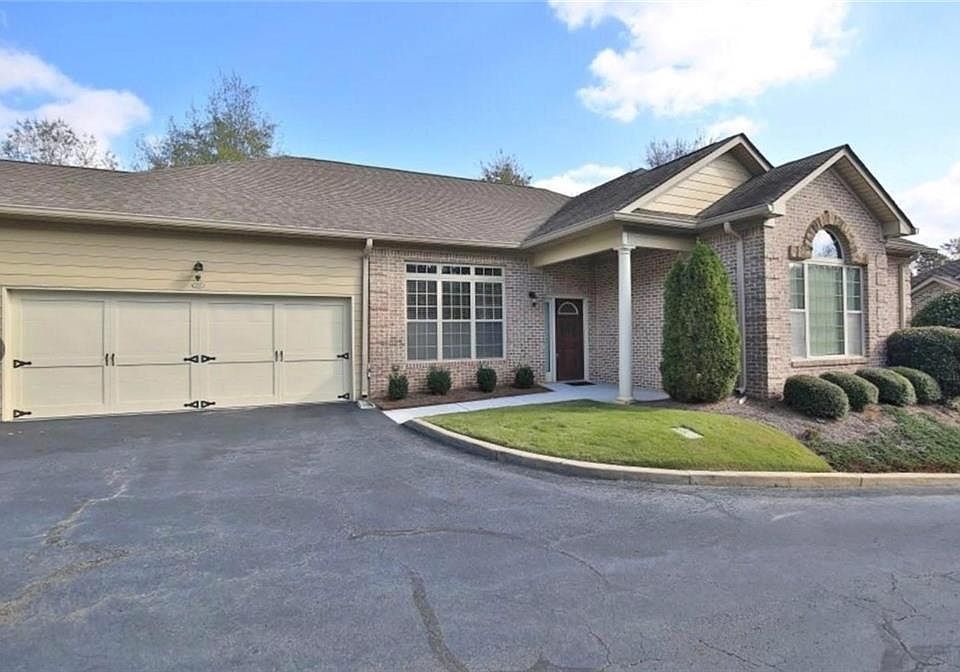1st image of 526 Mount Park Dr