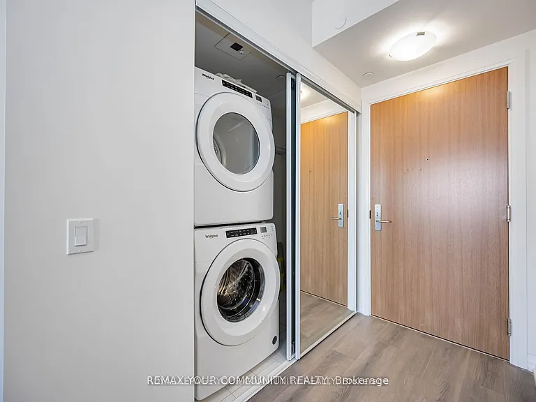 8960 Jane St #429 — Photo 22
